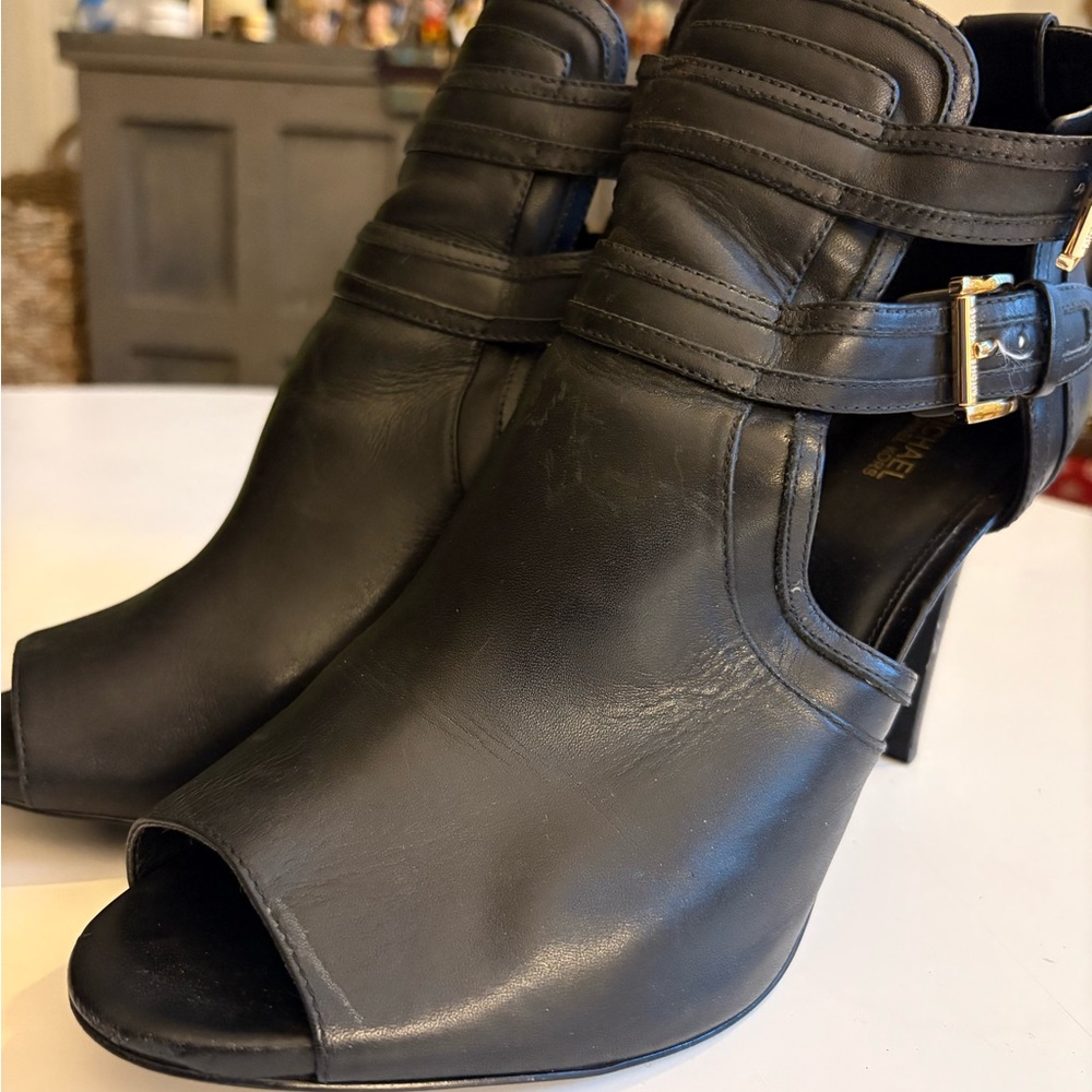 MICHAEL Michael Kors Black Leather Ankle Booties